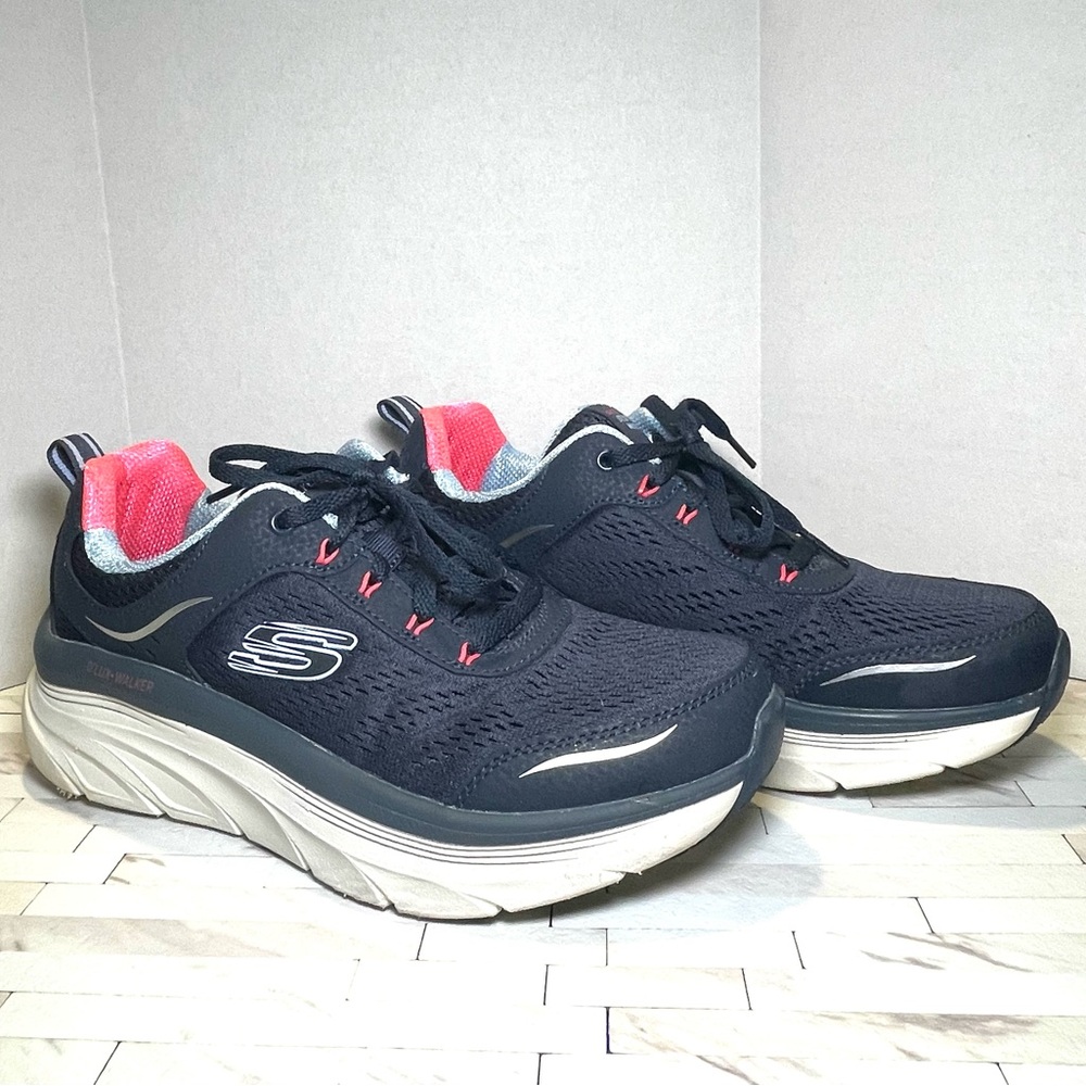 Skechers D’LUX WALKERS Women's Navy and Pink Athletic Shoes
